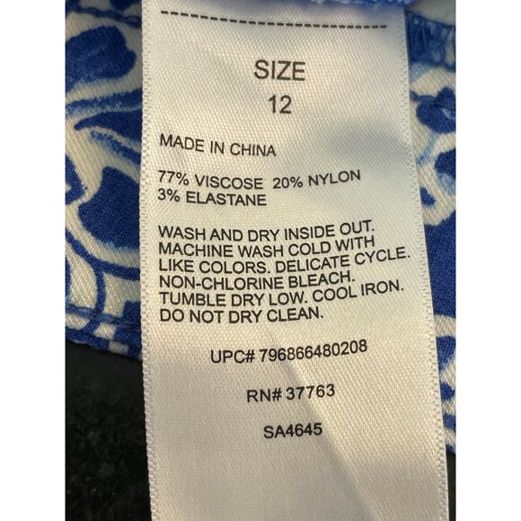Rafaella Blue and White Floral print pull on shorts 12 NWOT - Picture 5 of 11